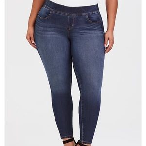 Torrid Stretch Jeans - Size 4 Short